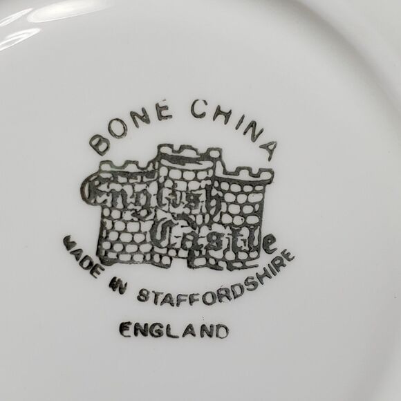 English Castle Teacup and Saucer Green Leaves Vintage - Picture 7 of 11